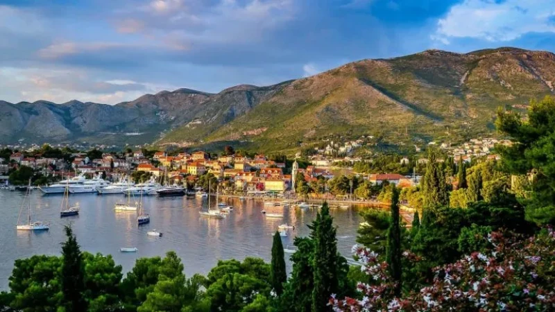 Panoramski razgled grada Dubrovačke rivijere