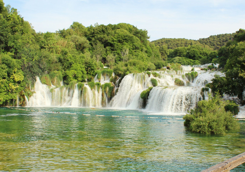 Poludnevni izlet u Nacionalni park Krka tradicionalnim drvenim brodom