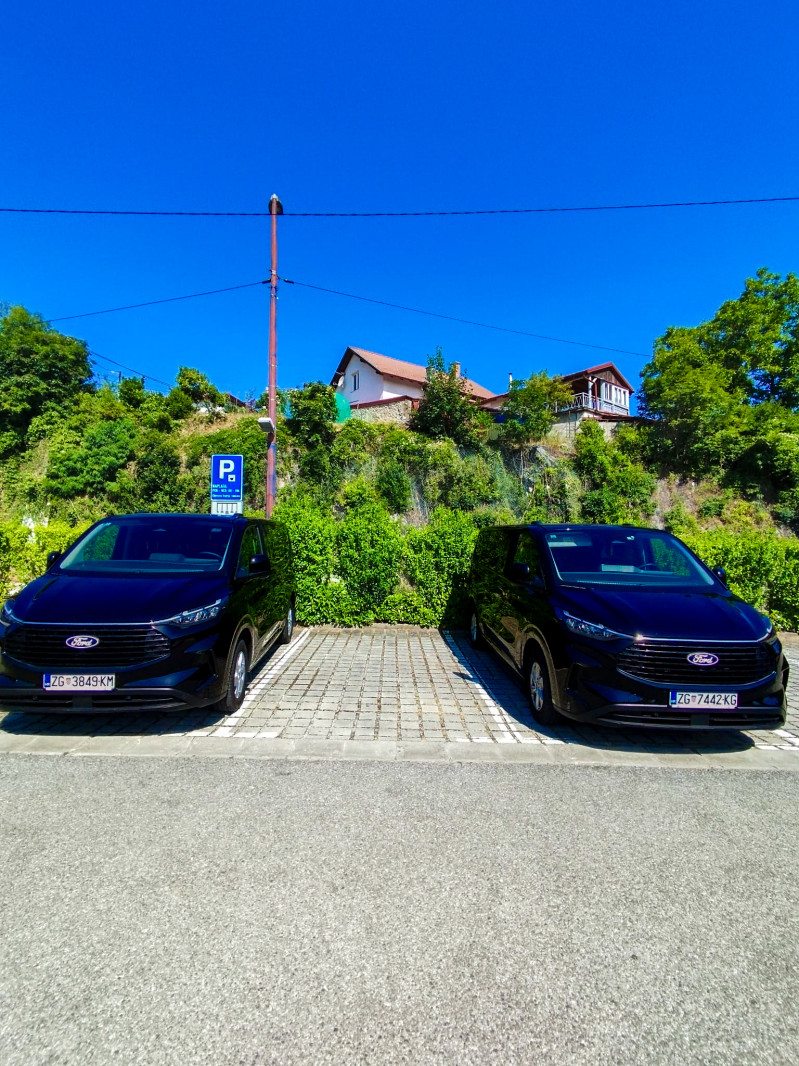 Iz Zagreba: Plitvice s ulaznicom i izlet u Rastoke za maksimalno 8 osoba