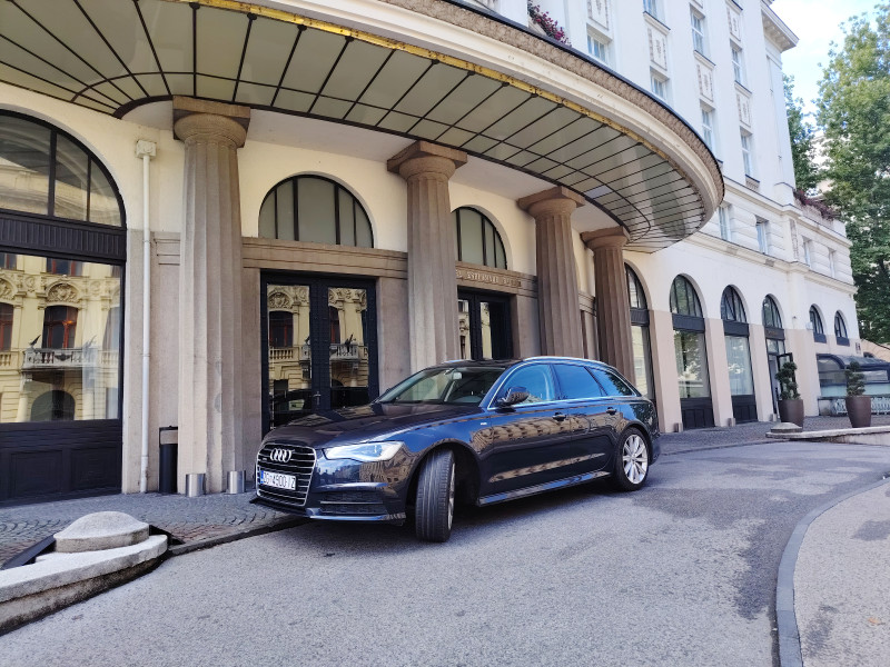 Transfer from Zagreb to Plitvice Lakes and back to Zagreb