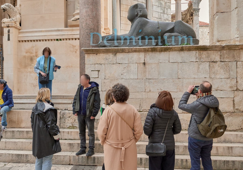 Experience Split: Walking Tour with a Coffee Break